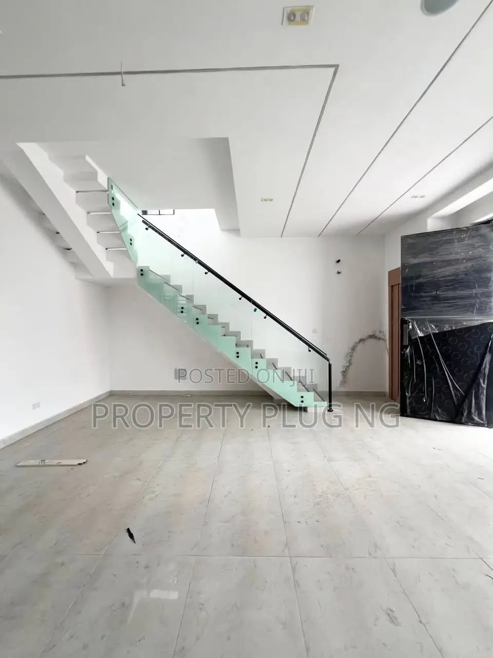 4bdrm Duplex in Orchid, Chevron for sale