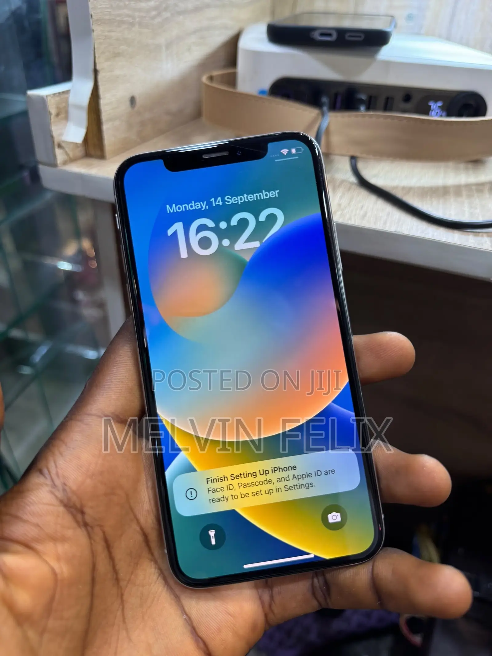 Apple iPhone X 64 GB White
