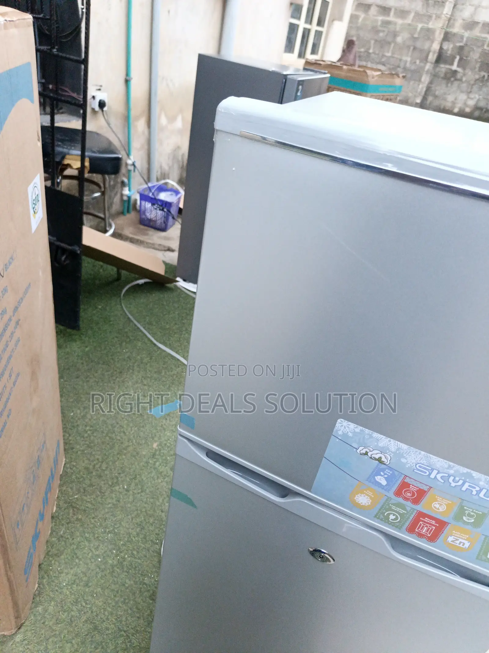 Skyrun 138HC Refrigerator – Perfect for Everyday Food Storage
