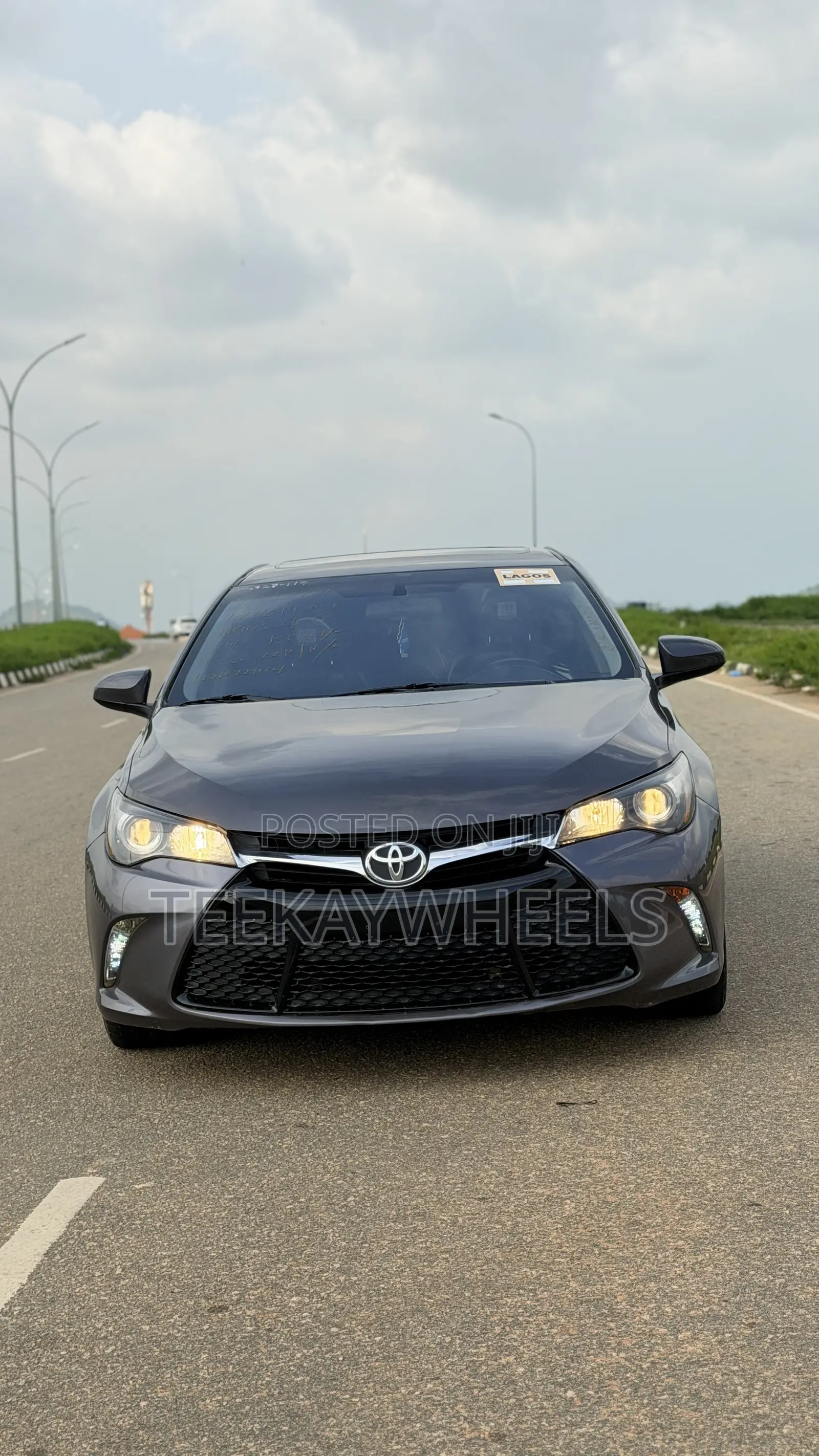 Toyota Camry SE 4dr Sedan (2.5L 4cyl 6A) 2016 Gray