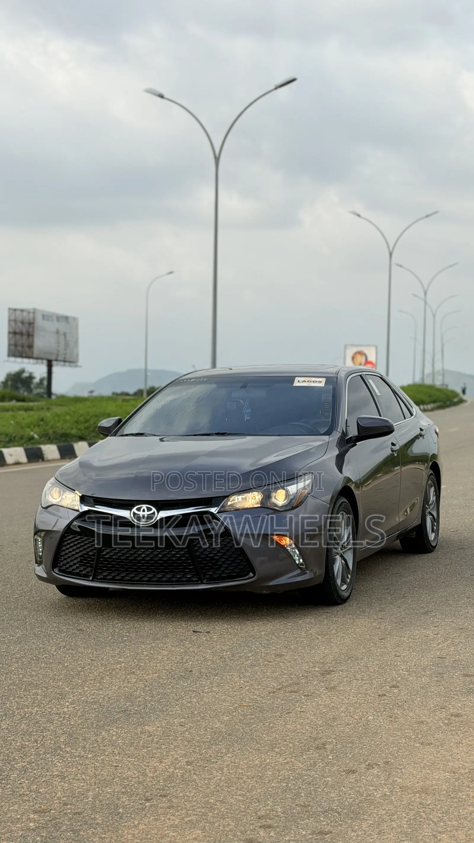 Toyota Camry SE 4dr Sedan (2.5L 4cyl 6A) 2016 Gray