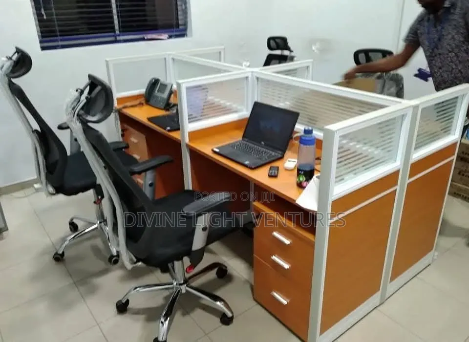 Work Man Station by 4 Seaters