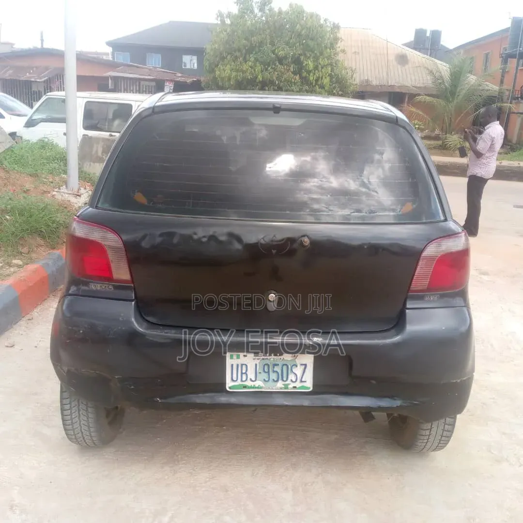 Toyota Yaris 1.4 2002 Black