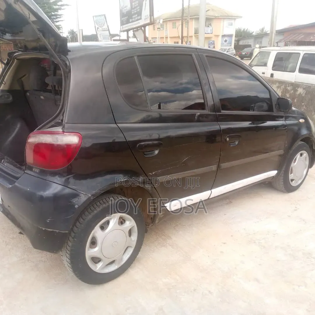 Toyota Yaris 1.4 2002 Black