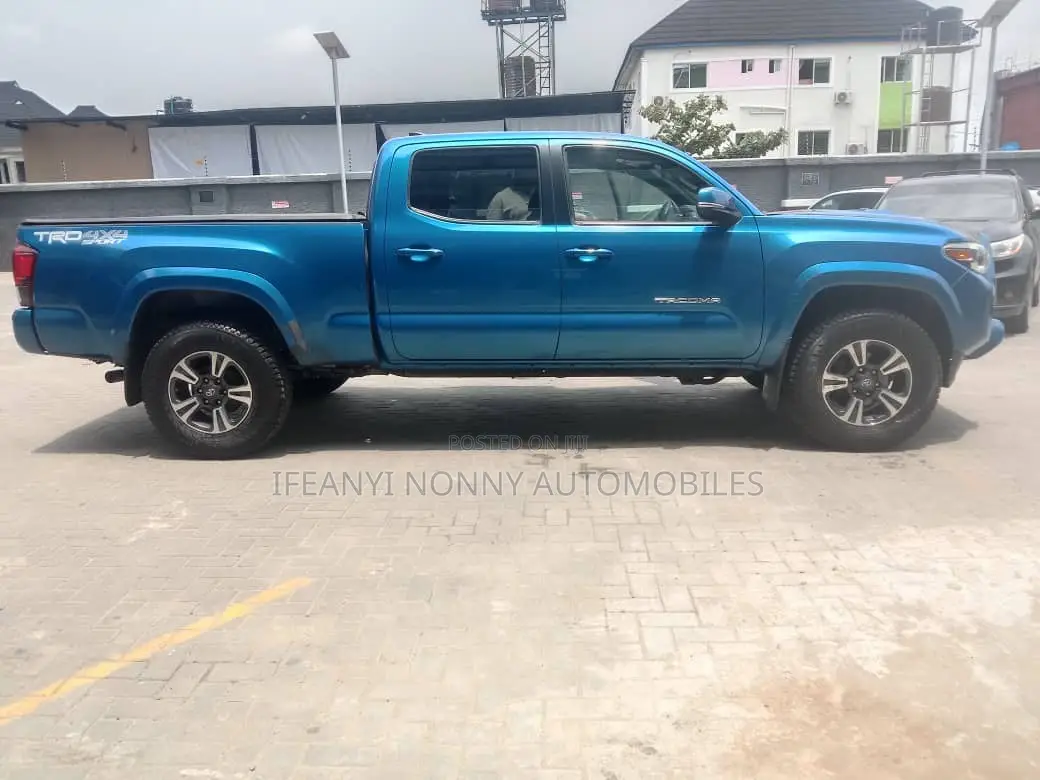 Toyota Tacoma Limited 2018 Blue