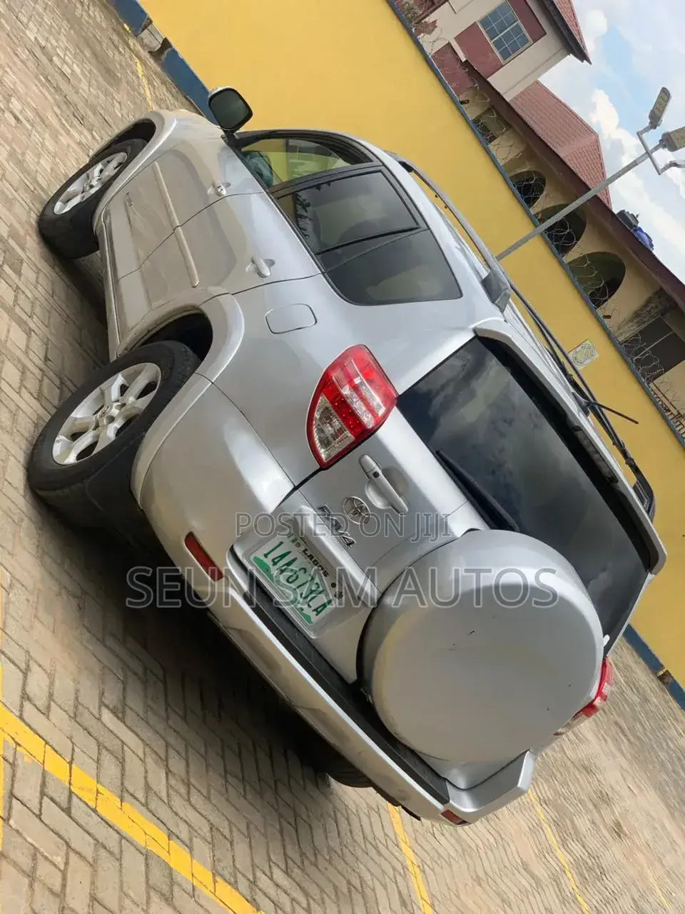 Toyota RAV4 2010 Silver