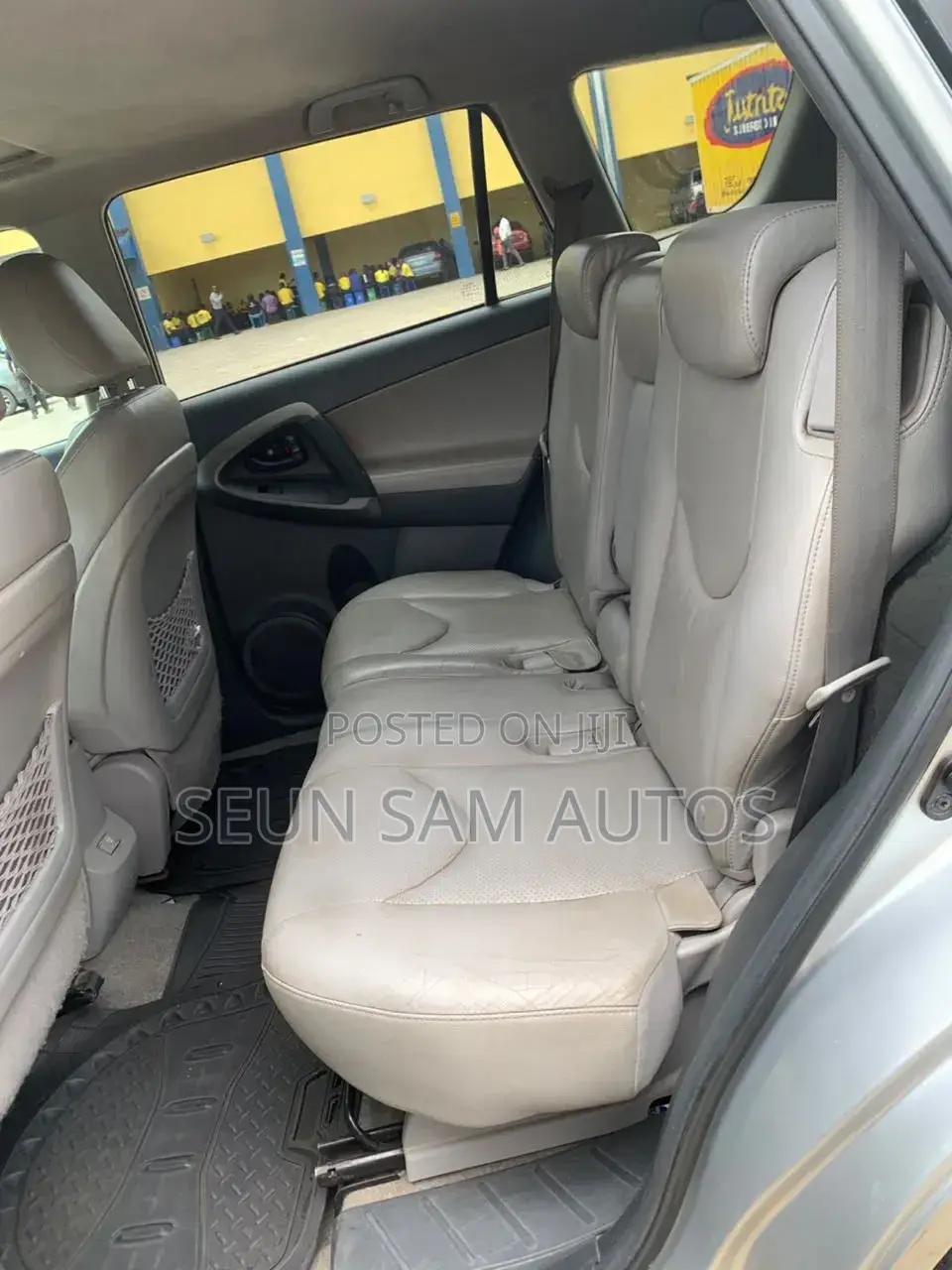 Toyota RAV4 2010 Silver