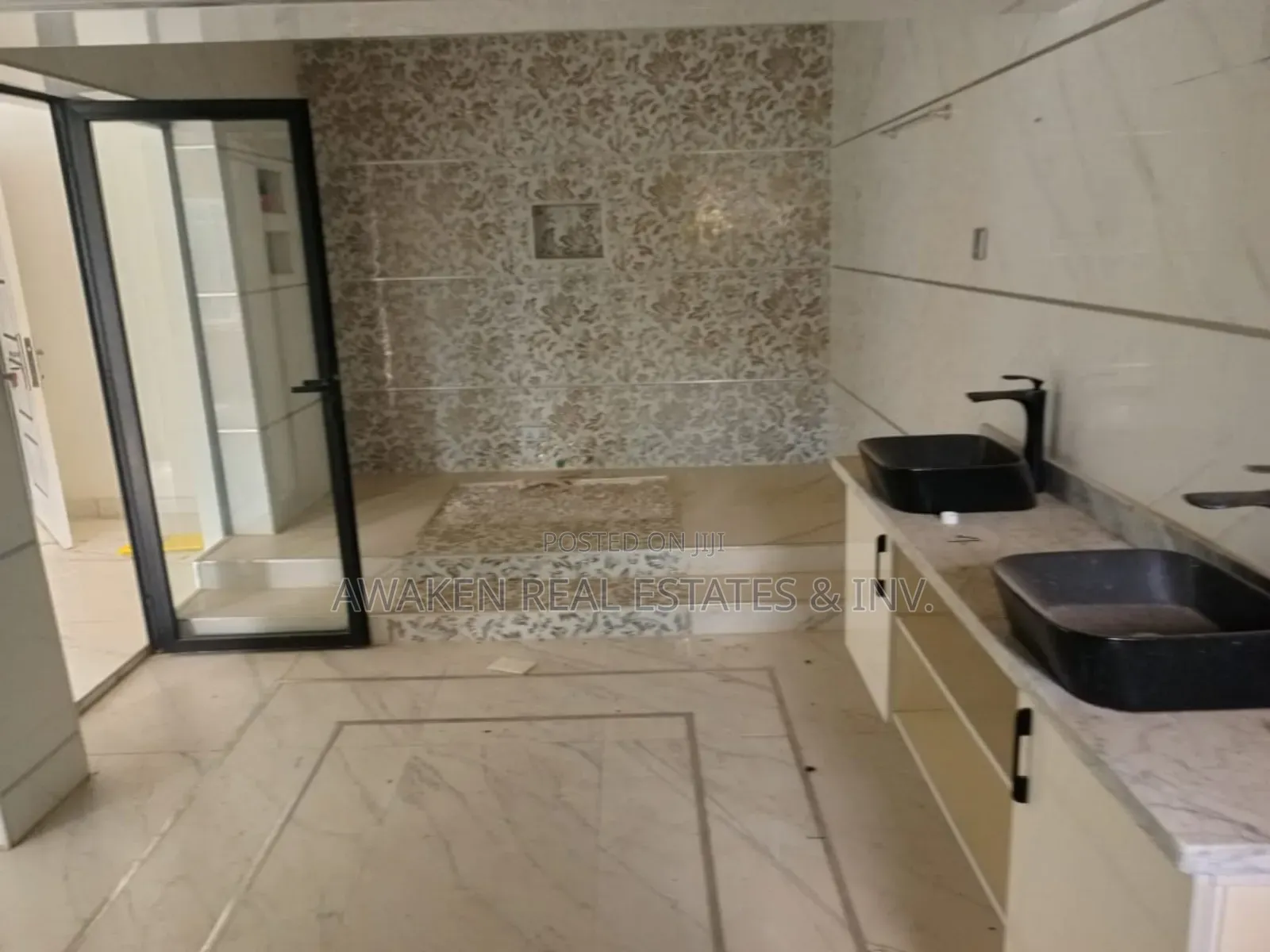 4bdrm Duplex in Von Estate, Lugbe District for rent