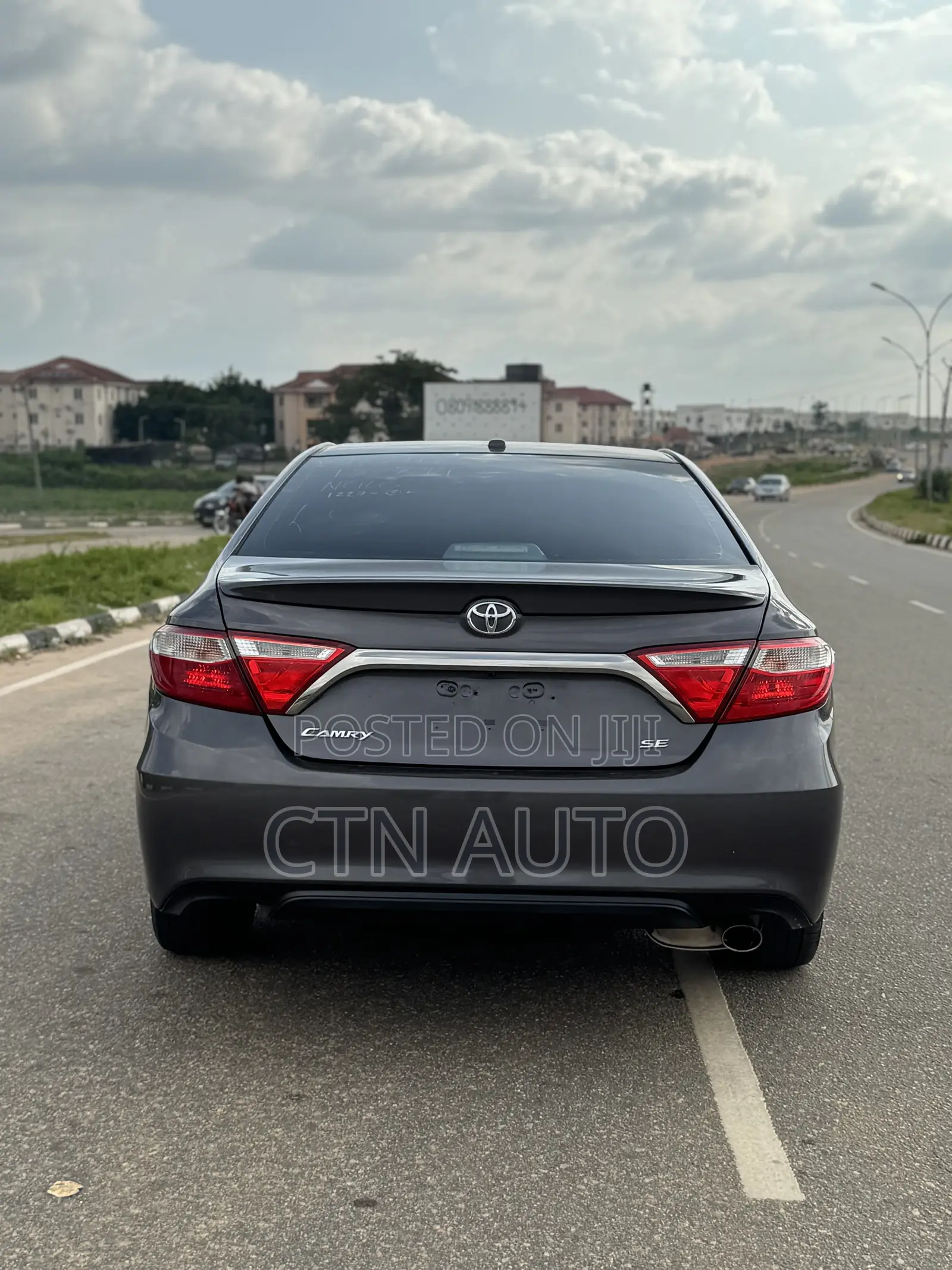 Toyota Camry SE 4dr Sedan (2.5L 4cyl 6A) 2016 Gray