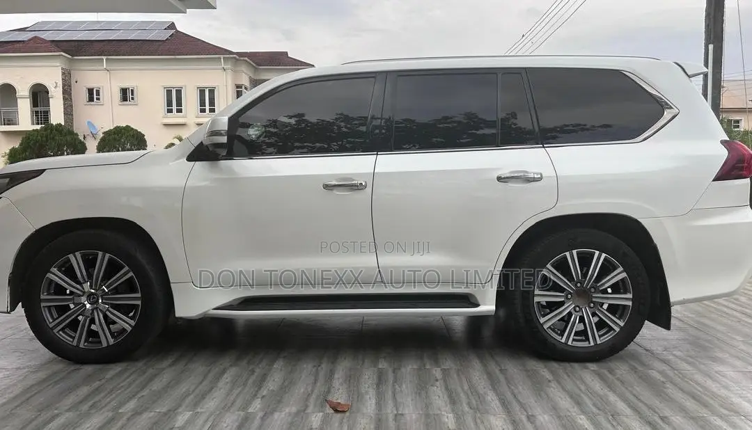 Lexus LX 570 (5 seats) AWD 2016 White