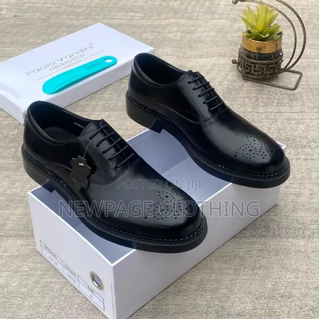 Men’s Statement Leather Shoes – Bold Sole Design