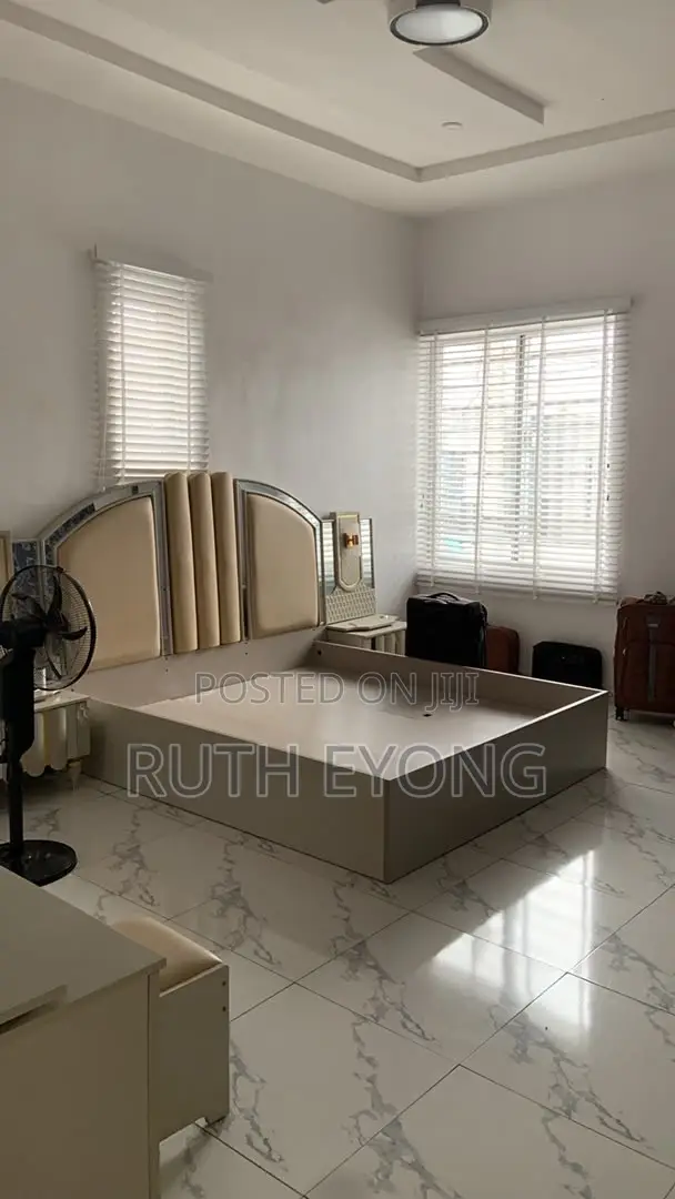 Furnished 4bdrm Townhouse/Terrace in Around Abraham for sale