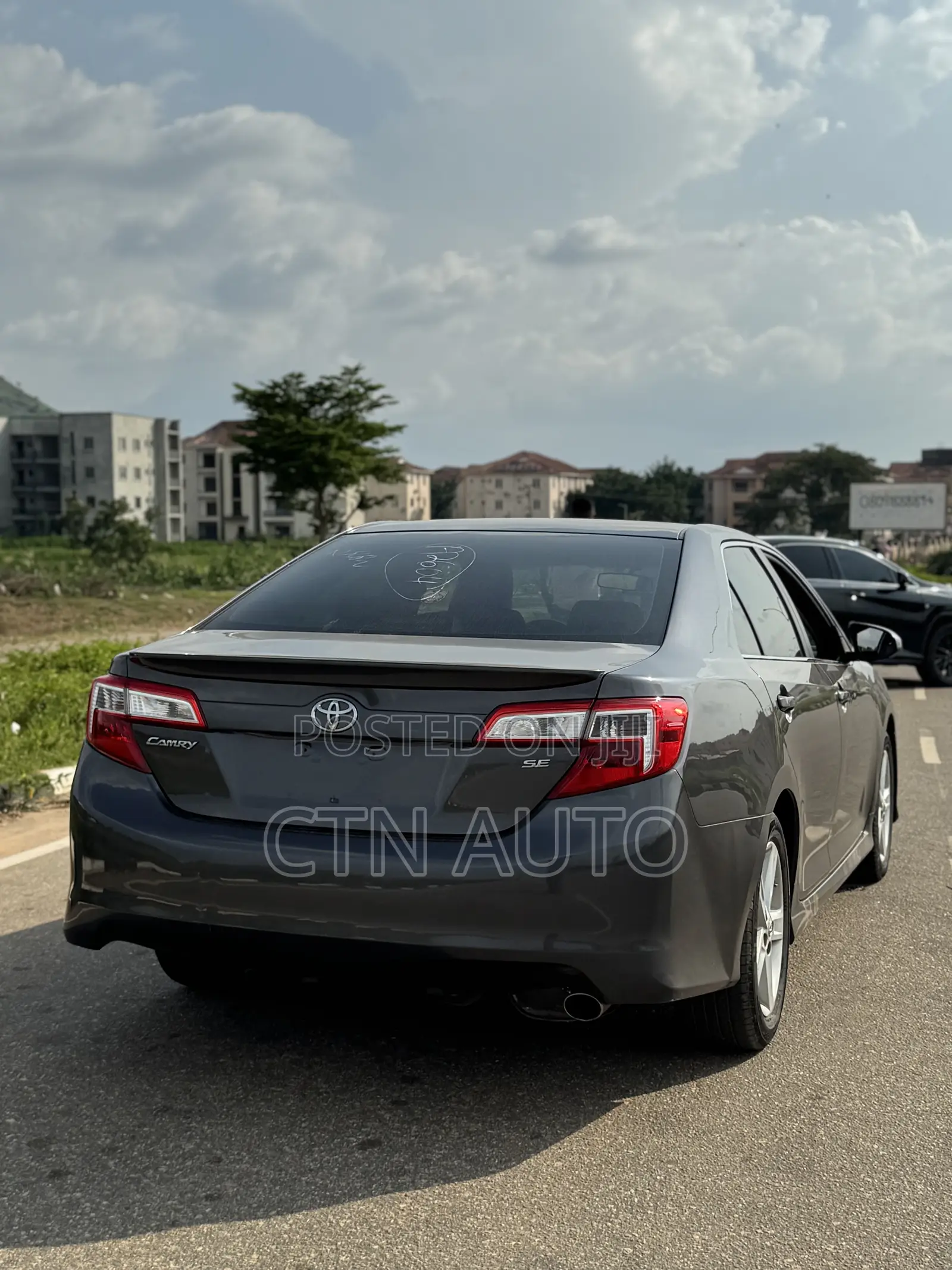 Toyota Camry SE 4dr Sedan (2.5L 4cyl 6A) 2013 Gray