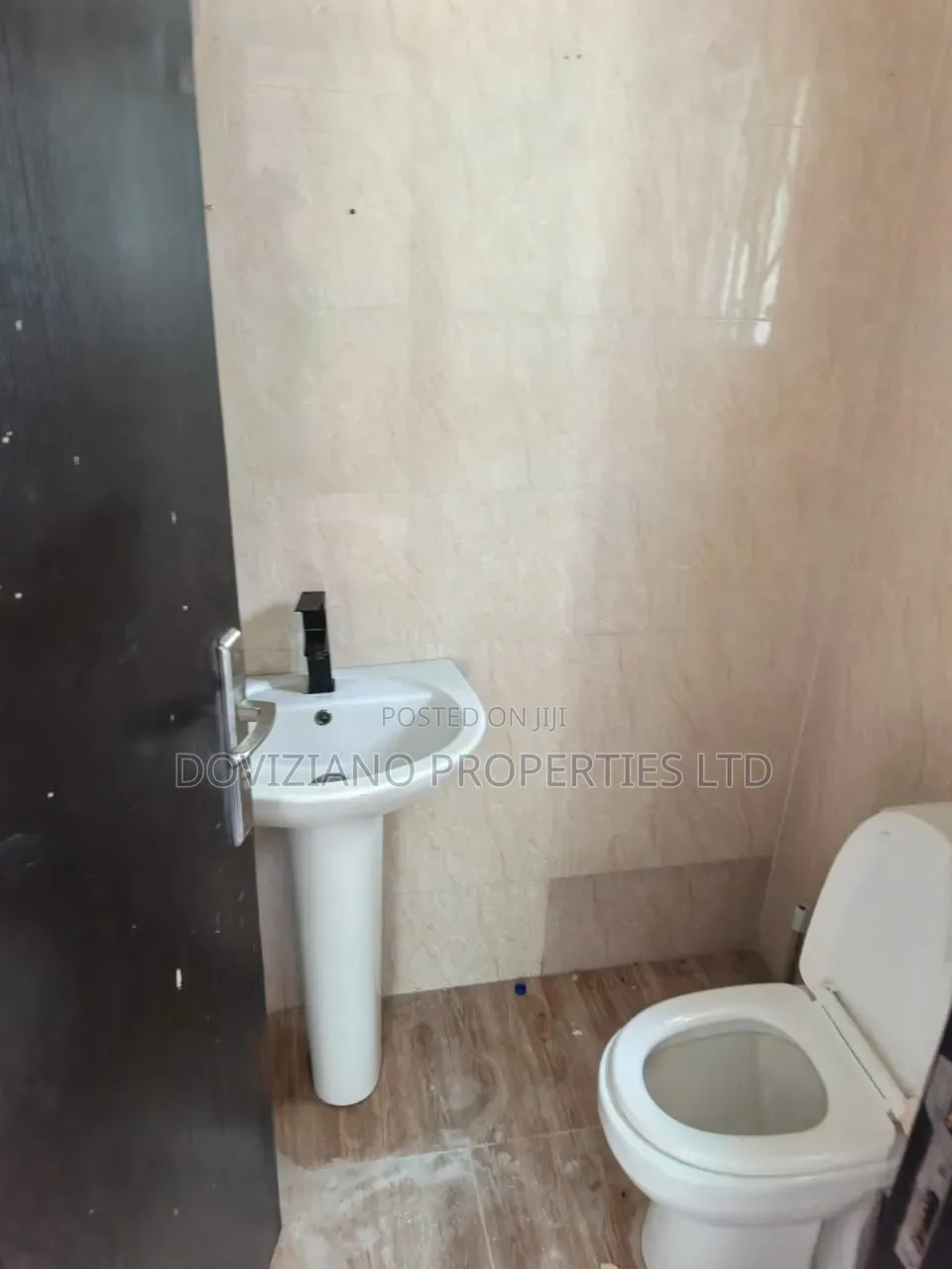 2bdrm Apartment in Lekki Phase 1 for rent