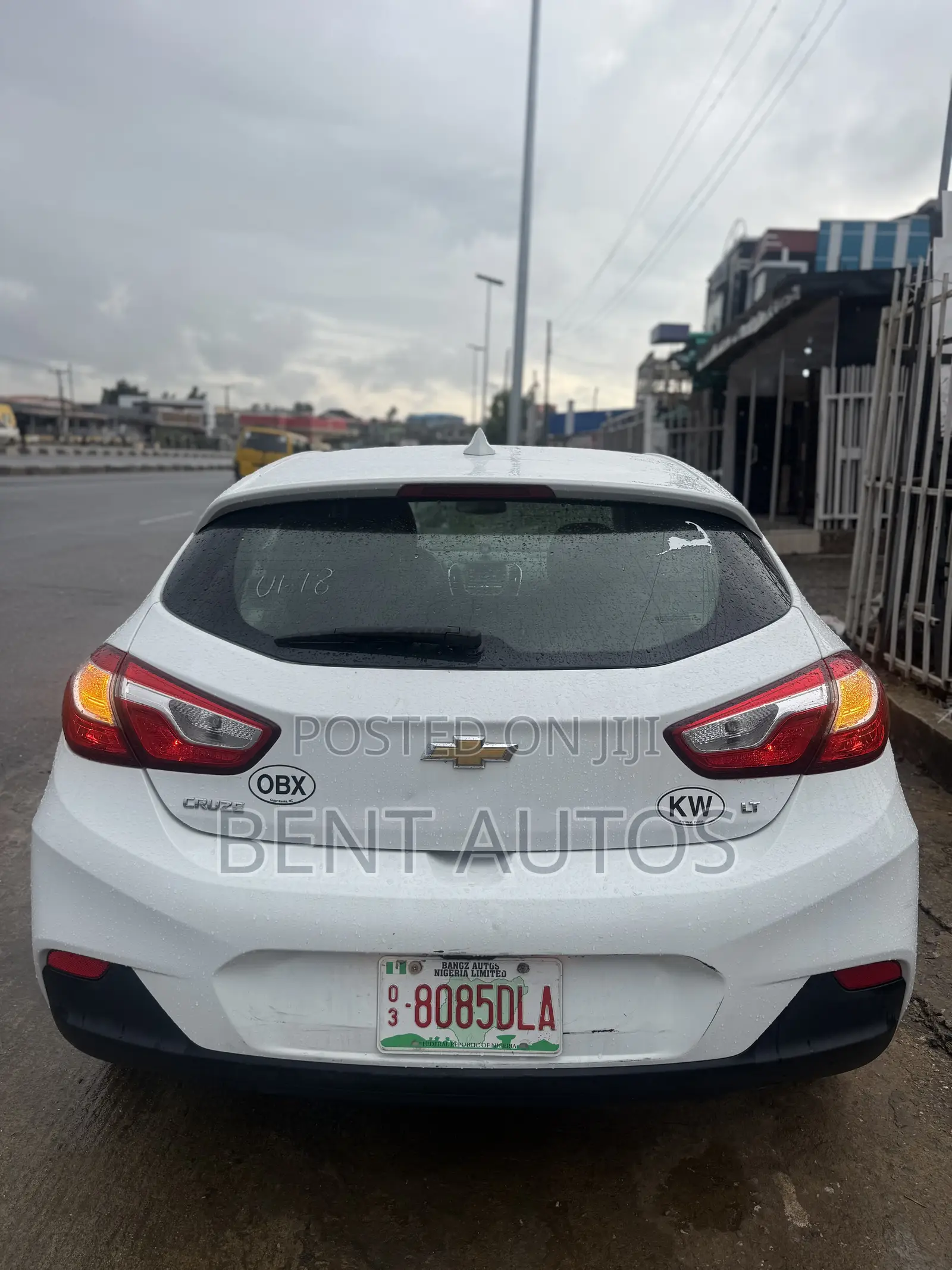 Chevrolet Cruze LT Auto Hatchback 2017 White