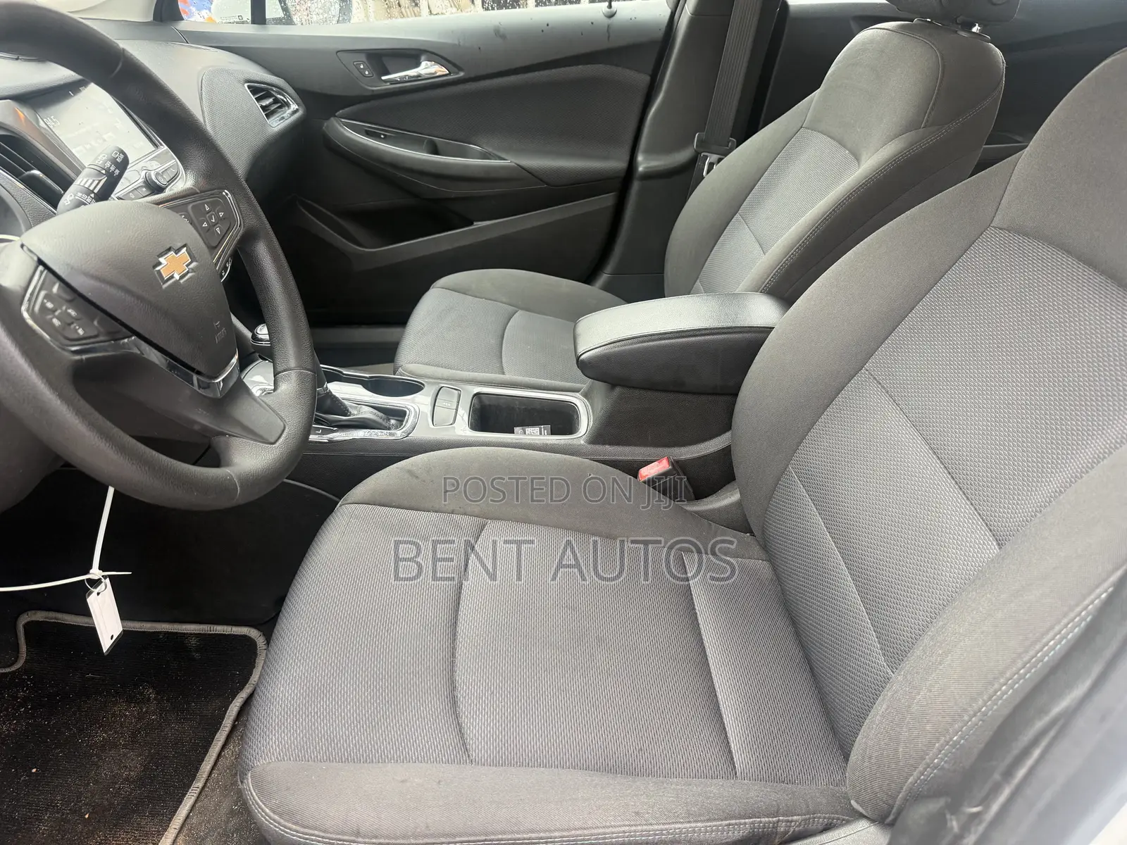 Chevrolet Cruze LT Auto Hatchback 2017 White
