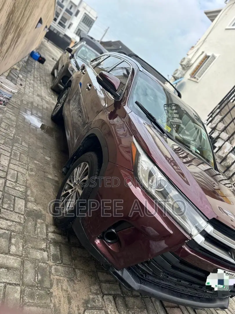 Toyota Highlander Limited 4dr SUV AWD (3.5L 6cyl 6A) 2015 Beige