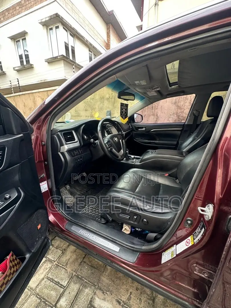 Toyota Highlander Limited 4dr SUV AWD (3.5L 6cyl 6A) 2015 Beige