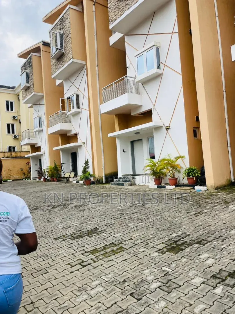 Furnished 4bdrm Duplex in Guzape Main for rent