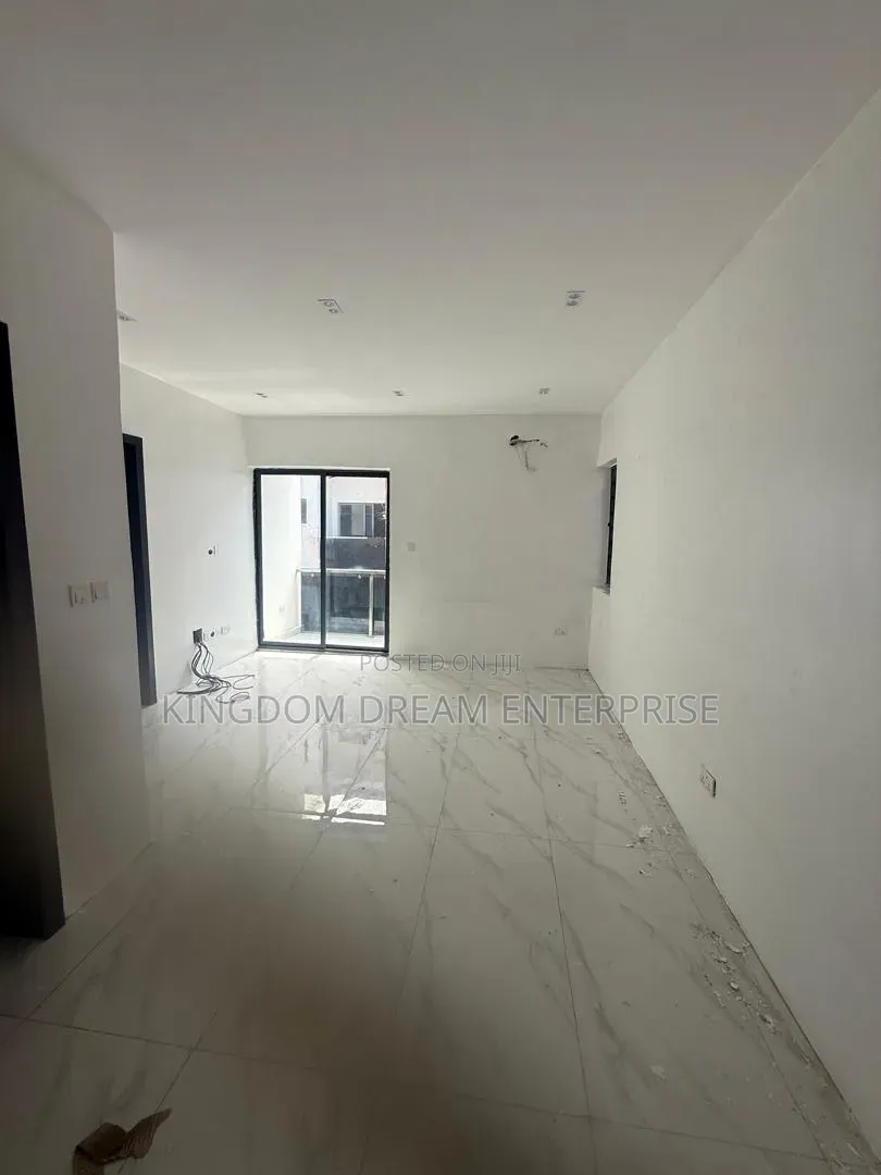 4bdrm Duplex in Ologolo Lekki Lagos for rent