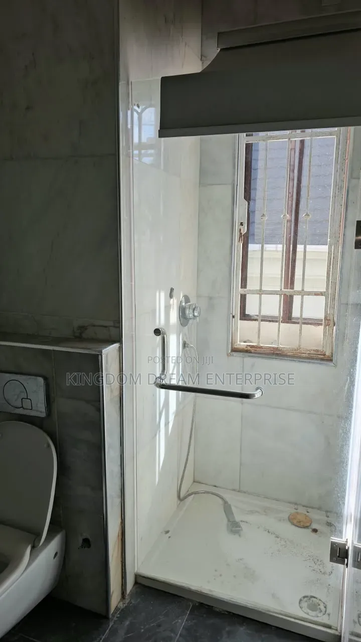 5bdrm Duplex in Osapa London Lekki for rent