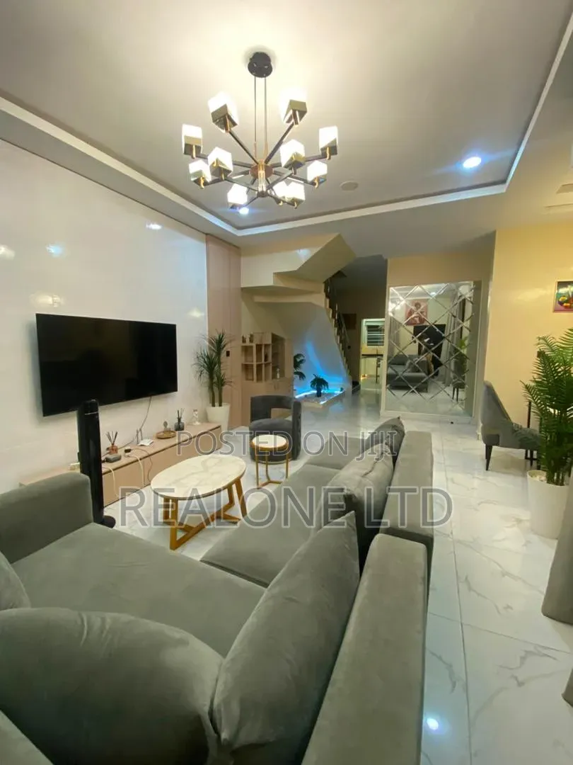 Furnished 4bdrm Duplex in Chevron for rent