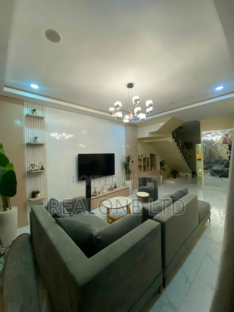 Furnished 4bdrm Duplex in Chevron for rent