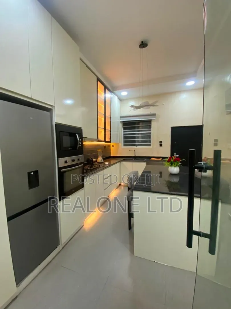 Furnished 4bdrm Duplex in Chevron for rent