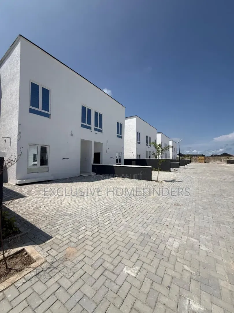 3bdrm Duplex in Capital Loft, Eleko for sale
