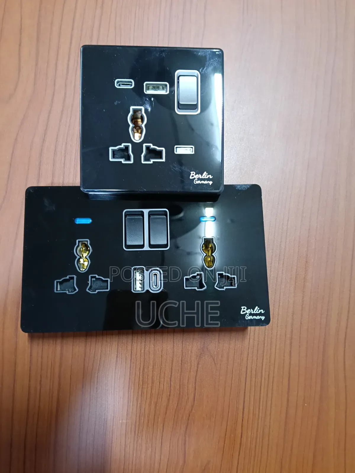 Berlin B7-210 Socket and Switches