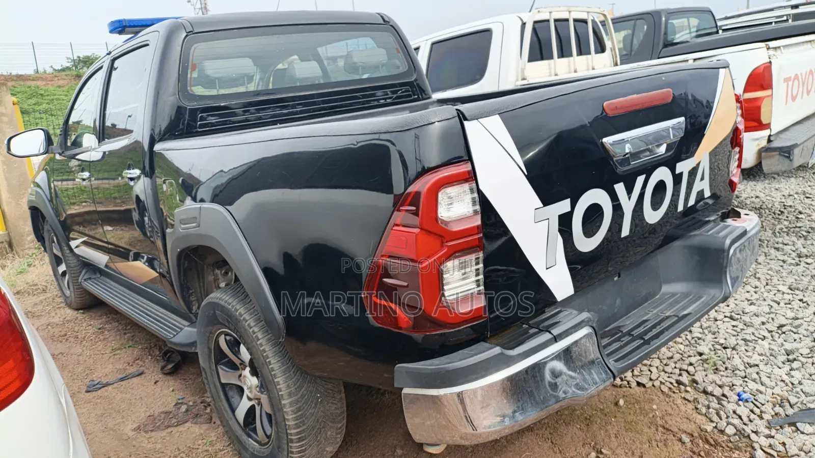 Toyota Hilux 2015 Black