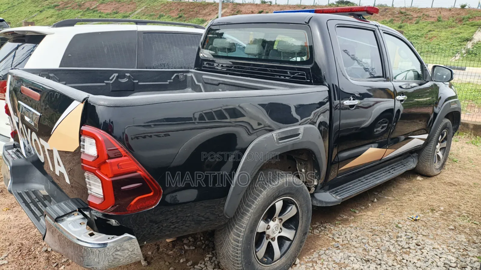 Toyota Hilux 2015 Black