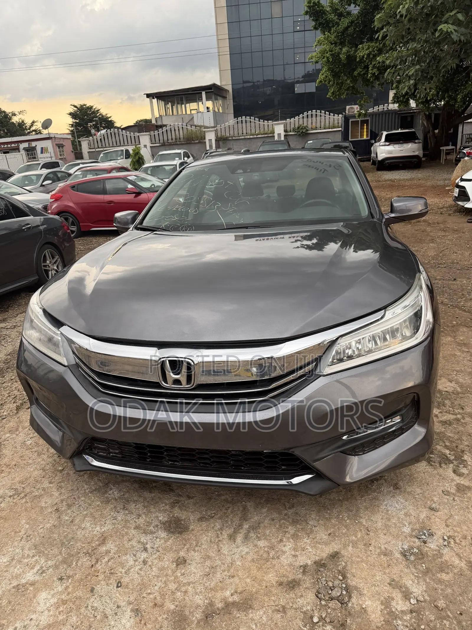 Honda Accord Touring 4dr Sedan FWD (3.5L 6cyl 6A) 2016 Gray