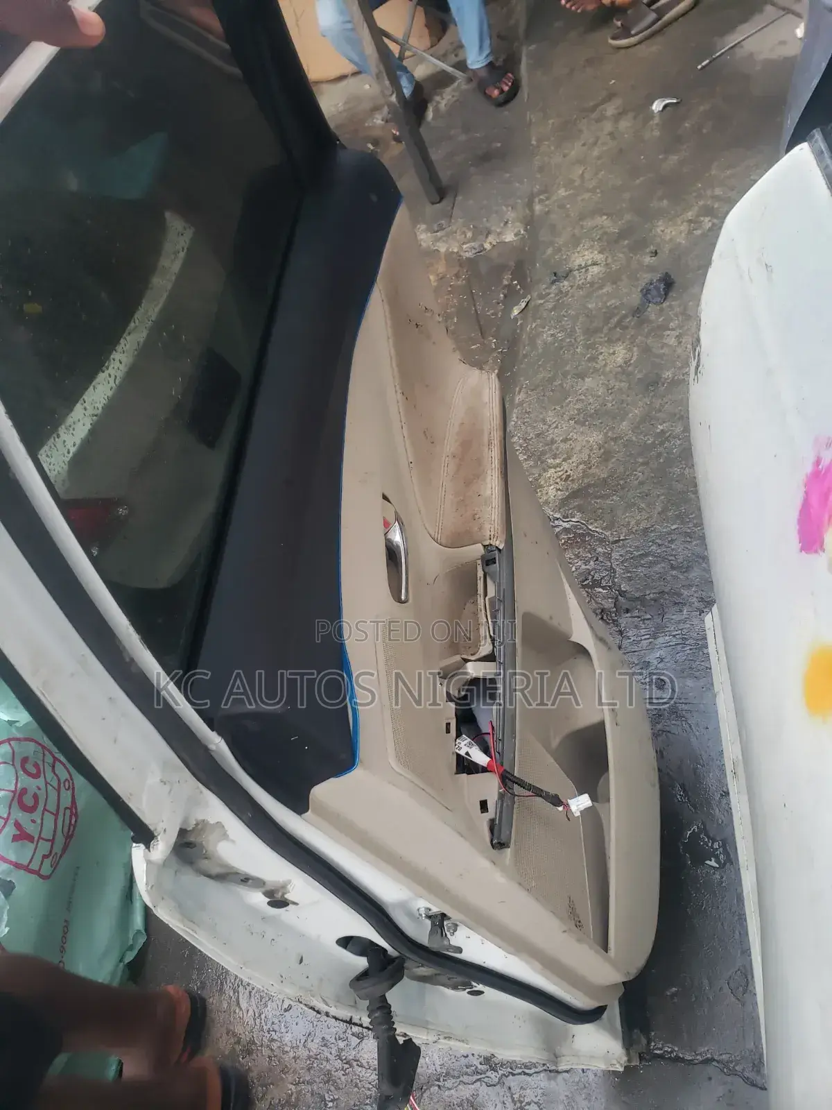 Back Right Door Toyota Venza 2010 Complete