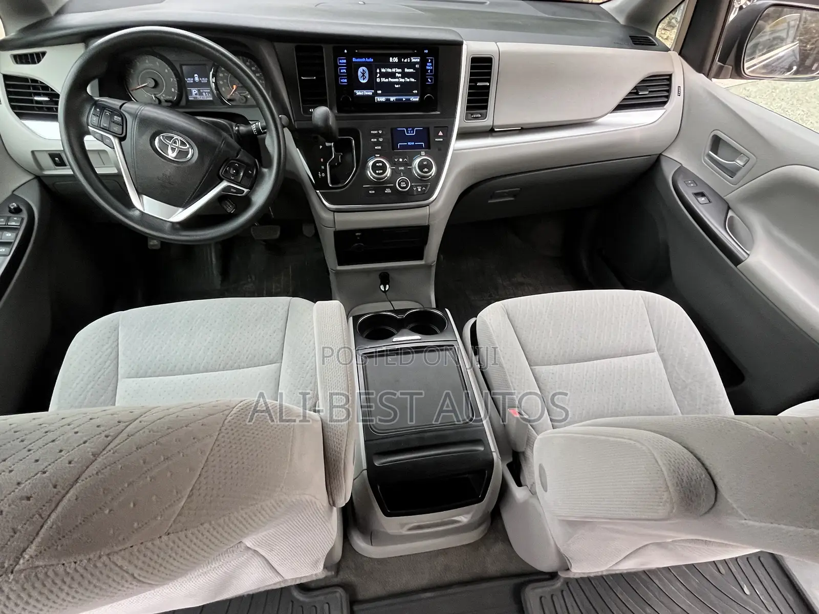 Toyota Sienna 2016 Black