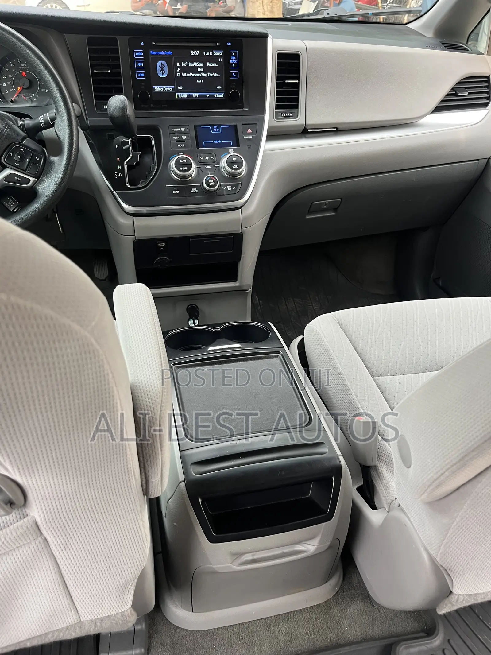Toyota Sienna 2016 Black