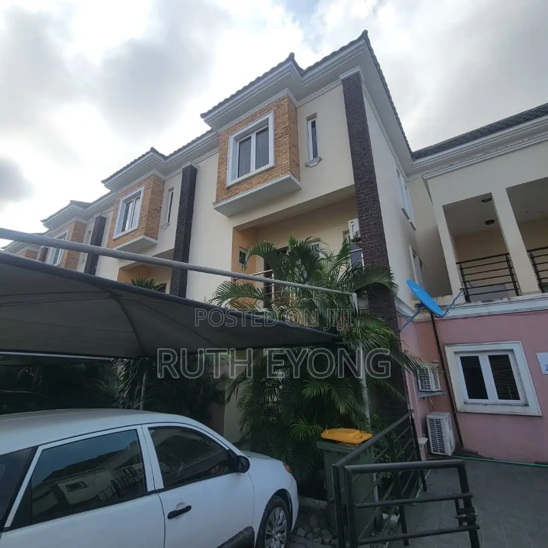 5bdrm Townhouse / Terrace in Off Nnpc Road Osapa for rent