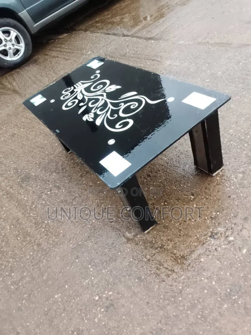 Top Quality Beautiful Flowered Executive Glass Top Center Table