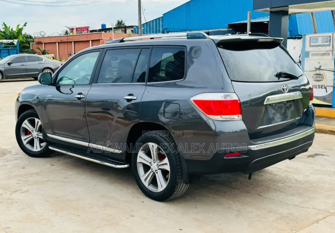 Toyota Highlander 2013 Gray
