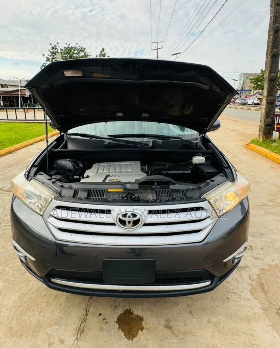 Toyota Highlander 2013 Gray