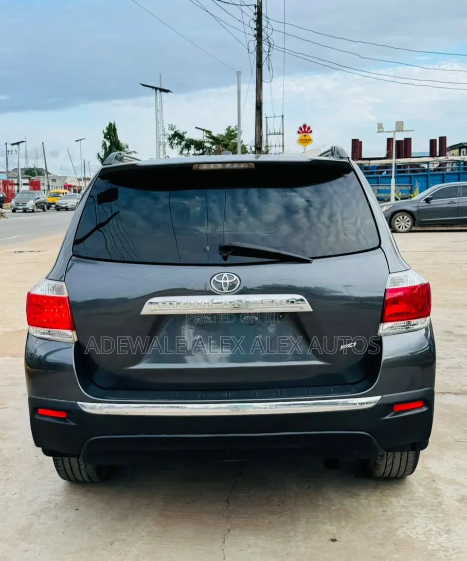 Toyota Highlander 2013 Gray