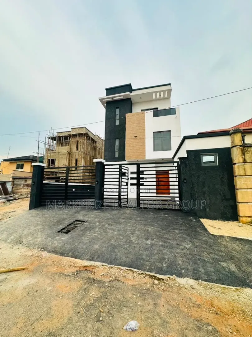 5bdrm Duplex in Gbagada Lagos for sale