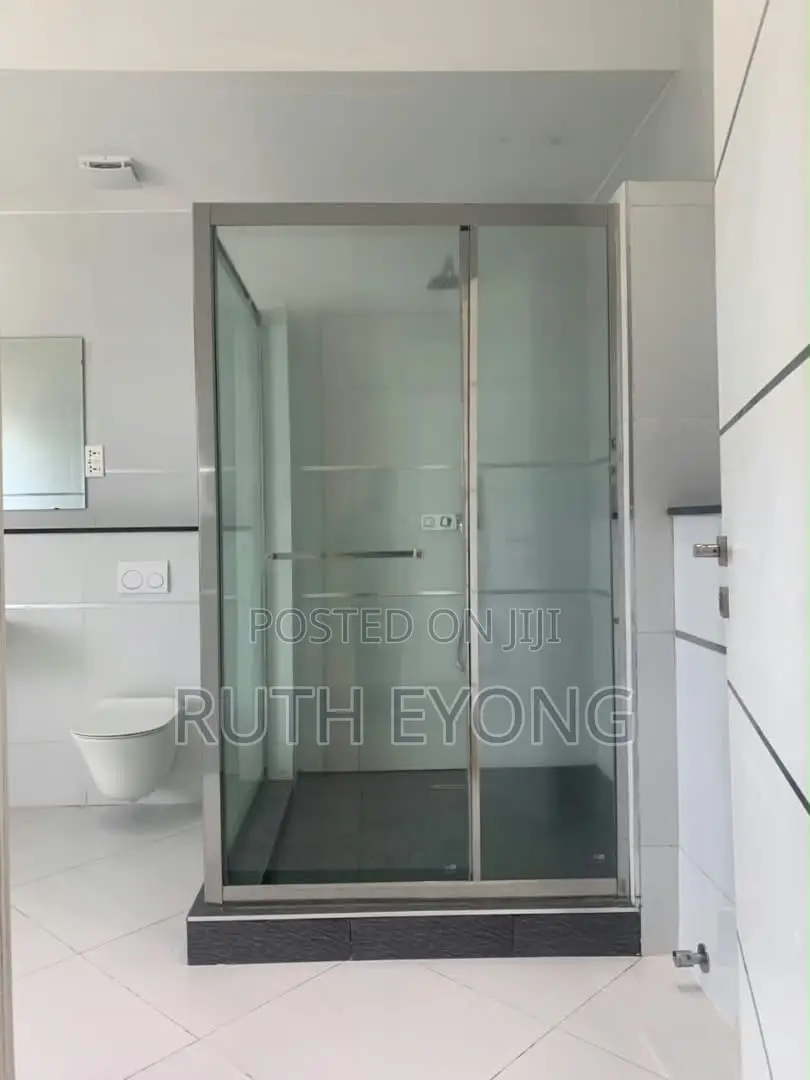 3bdrm Apartment in Of Ikoyi Off, Bourdillon for rent