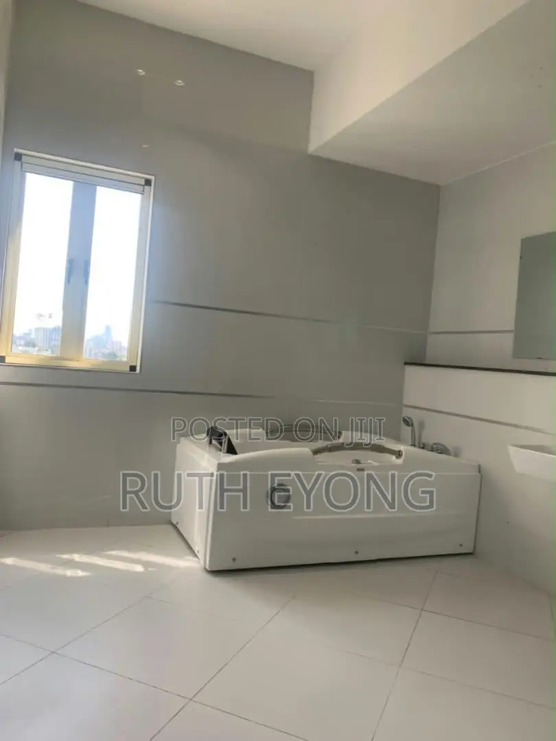 3bdrm Apartment in Of Ikoyi Off, Bourdillon for rent