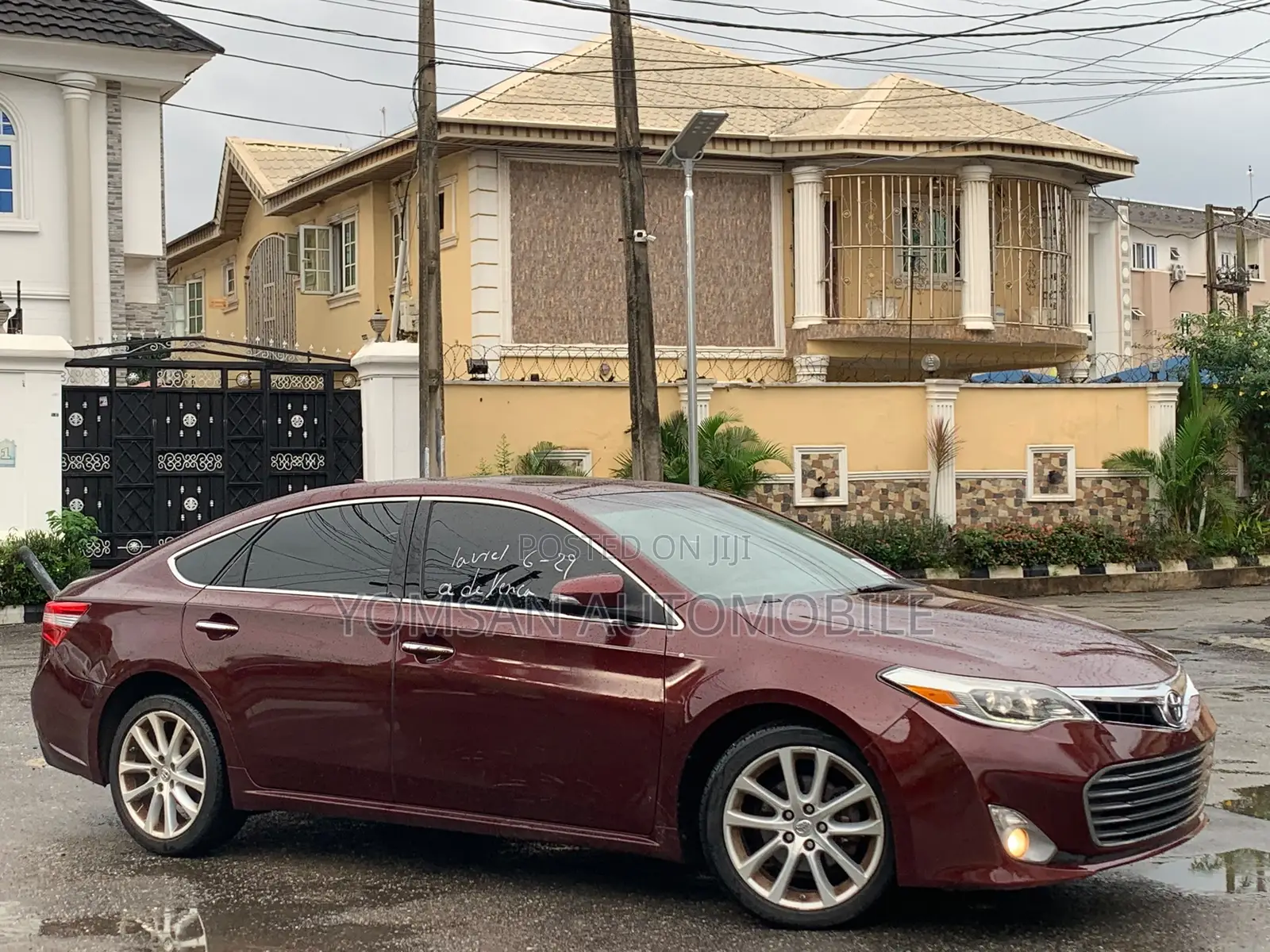 Toyota Avalon Limited 4dr Sedan (3.5L 6cyl 6A) 2014 Beige