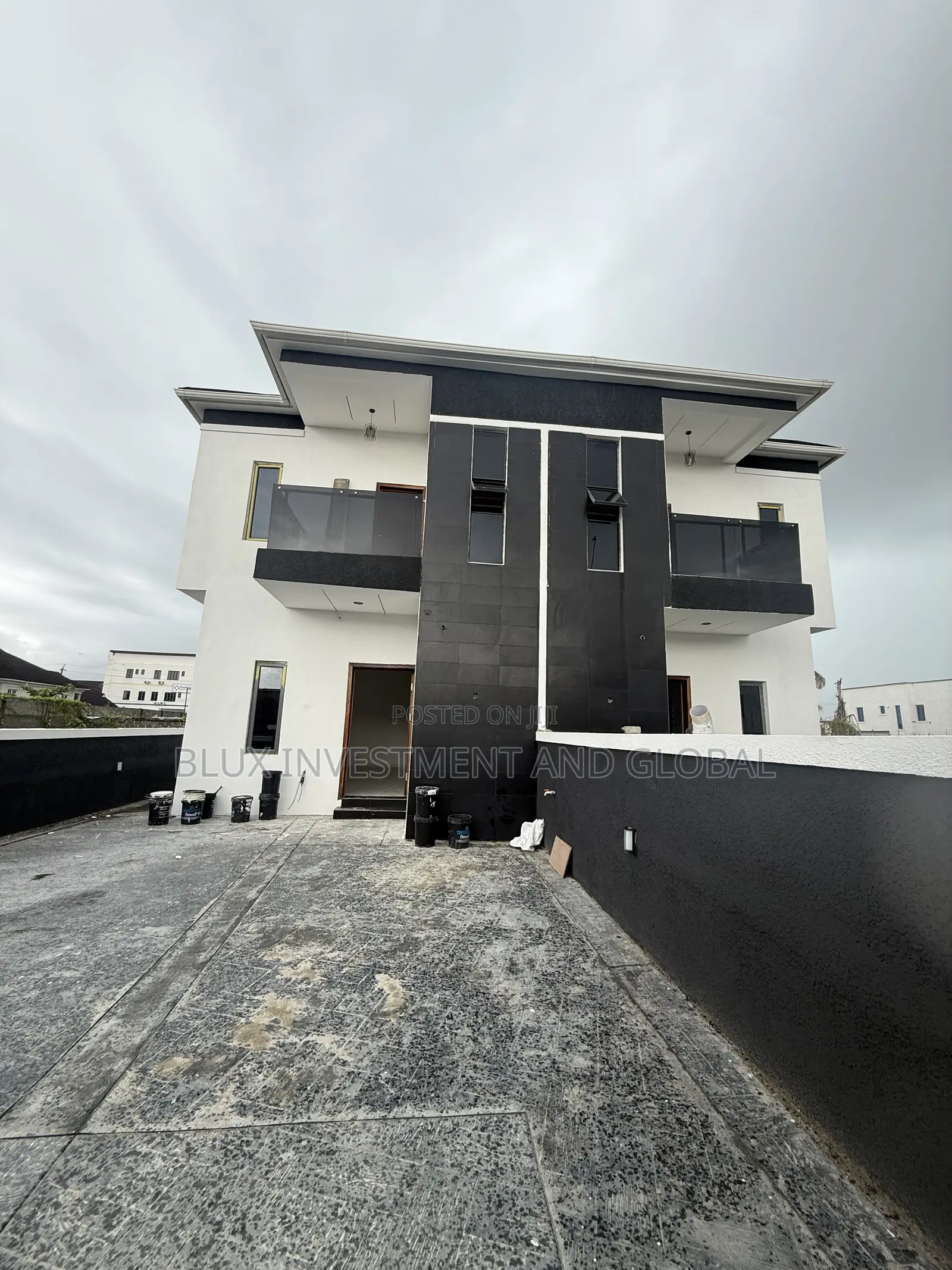 4bdrm Duplex in Ikota Gra for sale