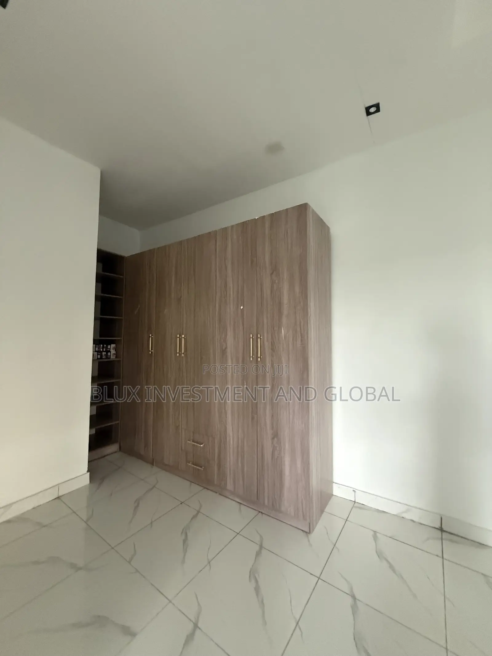 4bdrm Duplex in Ikota Gra for sale