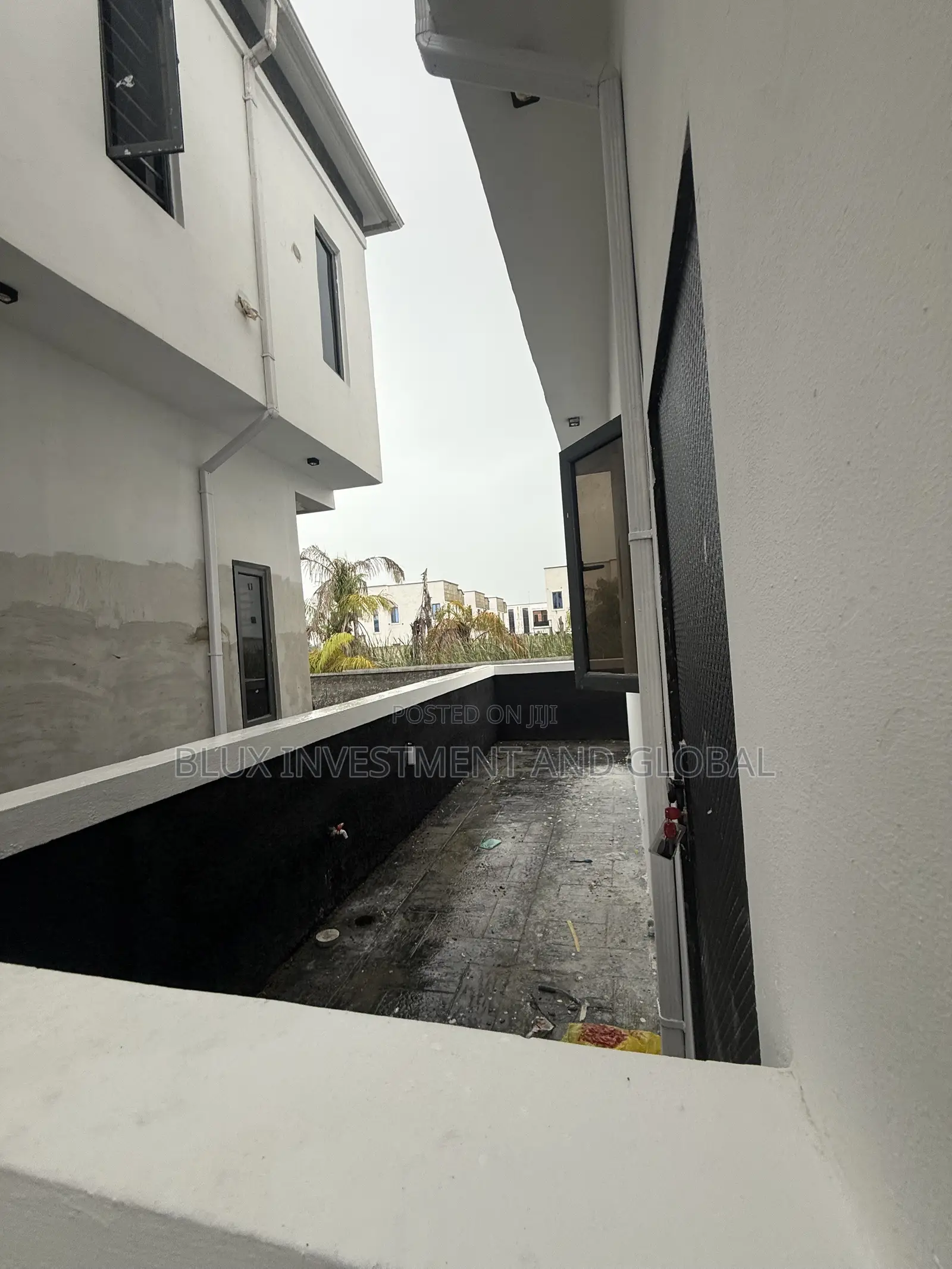 4bdrm Duplex in Ikota Gra for sale