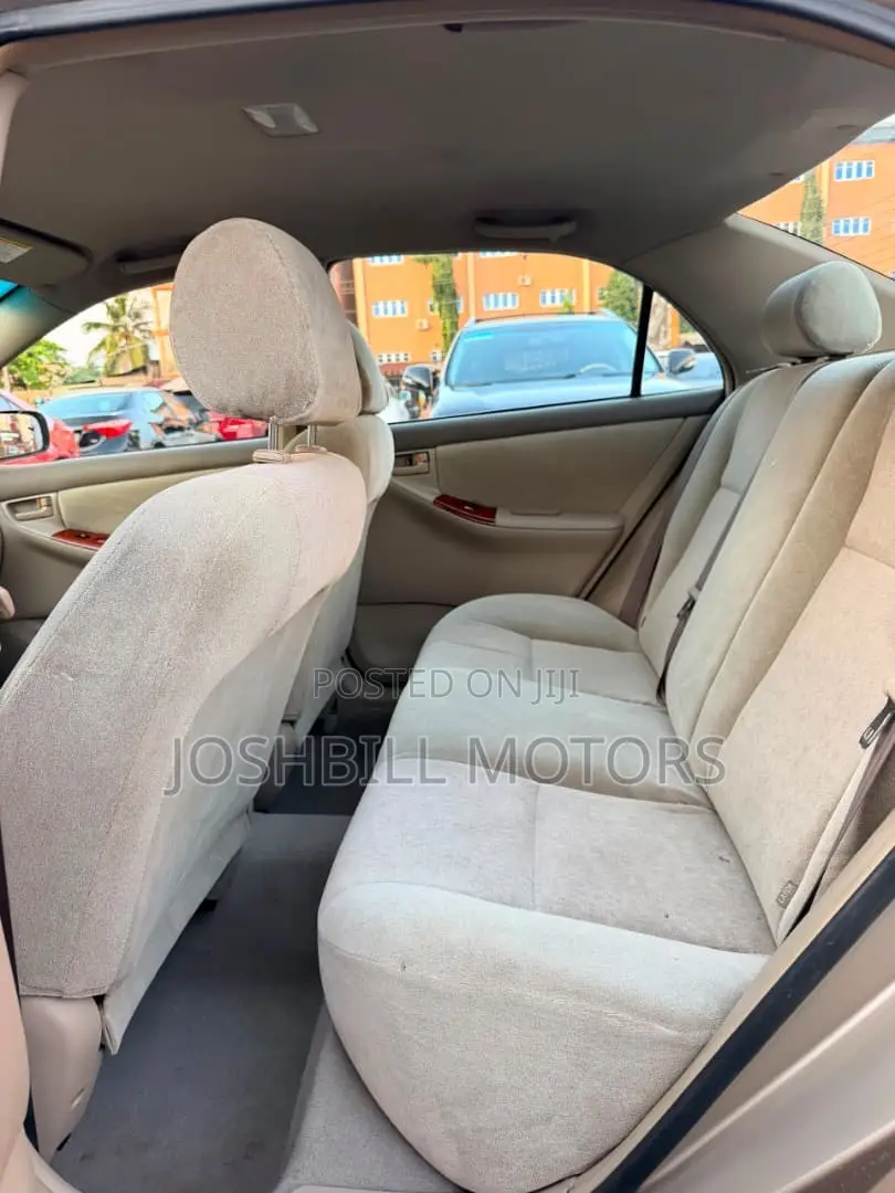 Toyota Corolla CE 2005 Gold