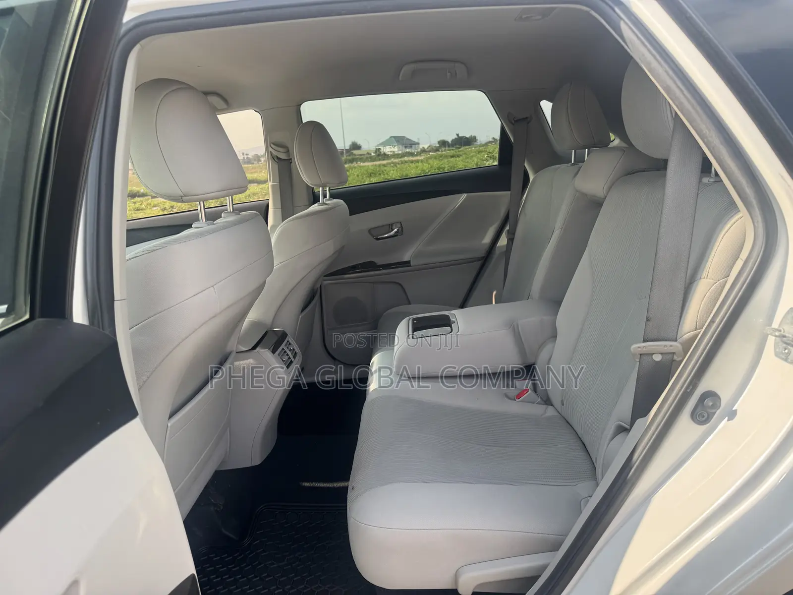 Toyota Venza XLE AWD 2013 White
